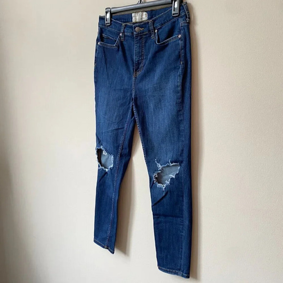 Free People Womens Size 29 Mid-Rise Distressed Dark Wash Skinny Denim Blue Jeans - Picture 9 of 16